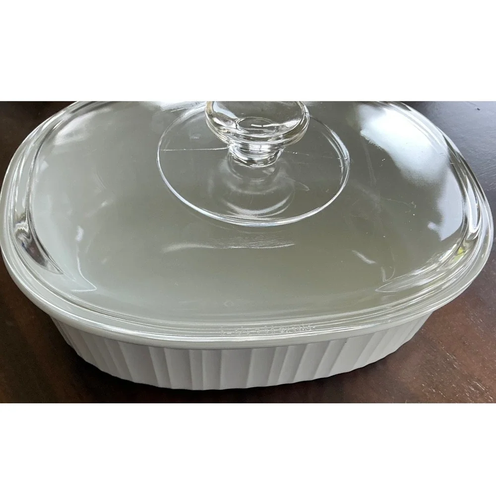 CorningWare Vintage French White Oval Casserole Dish with Pyrex Glass Lid 2.5 Qt